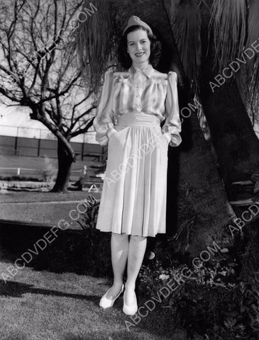 Maureen O'Hara beautiful outdoors 8b20-2598
