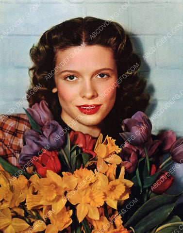 Cathy O'Donnell with large variety of flowers 8b20-2708