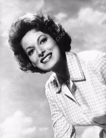 radiant Maureen O'Hara portrait 8b20-2724