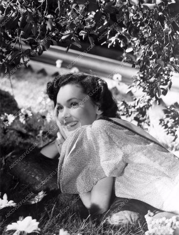 beautiful Maureen O'Sullivan outdoors in the sun 8b20-2761