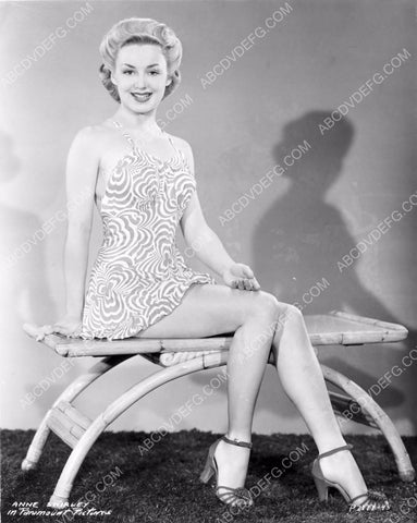 gorgeous Anne Shirley in her new summer wear and heels 8b20-2868