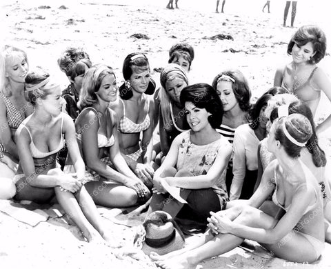 Annette Funicello and the girls film Muscle Beach Party 8b20-2907
