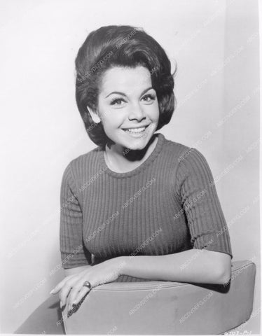 Annette Funicello seated portrait 8b20-2954
