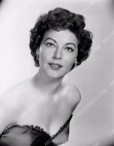 lovely Ava Gardner portrait 8b20-3033