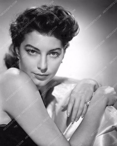 gorgeous Ava Gardner portrait 8b20-3082