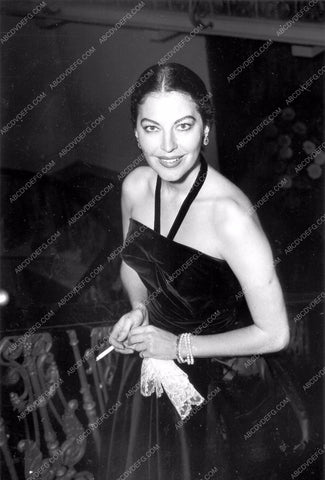 candid Ava Gardner behind the scenes 8b20-3088