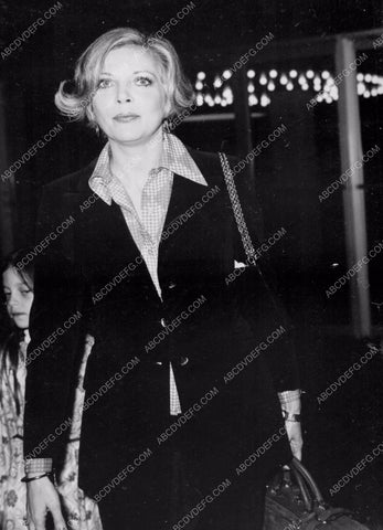 candid Barbara Bain pic 8b20-3187