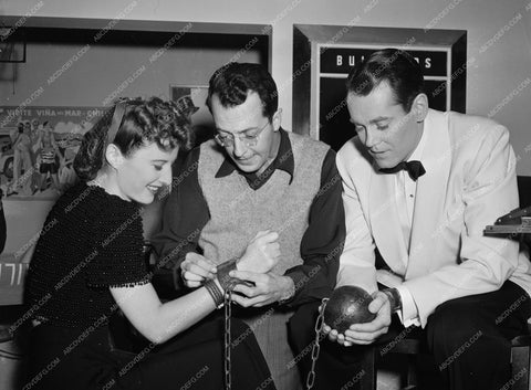 Henry Fonda doesn’t complain about this ball and chain Barbara Stanwyck 8b20-3566