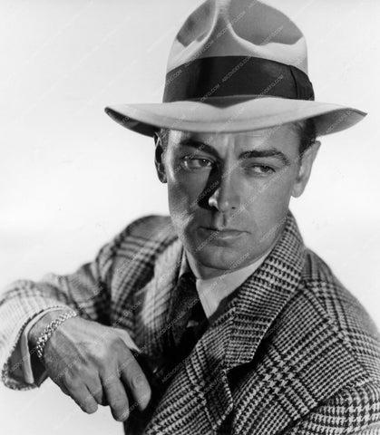 handsome Alan Ladd portrait 8b20-3662