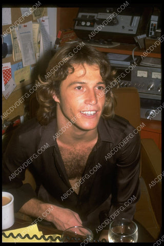candid Andy Gibb pic 8b20-3839