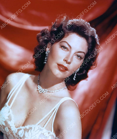 gorgeous Ava Gardner portrait 8b20-3881