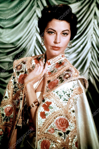 Ava Gardner in floral design pattern fashion 8b20-3891