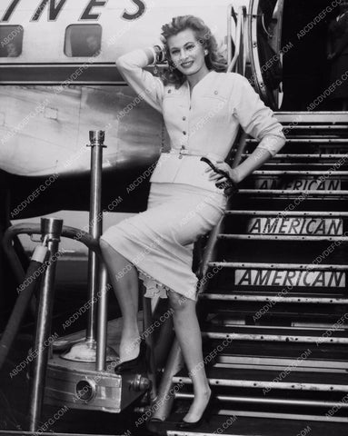 Anita Ekberg flies American Airlines 8b20-3997