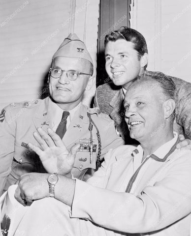 cool candid Audie Murphy pic 8b20-4441