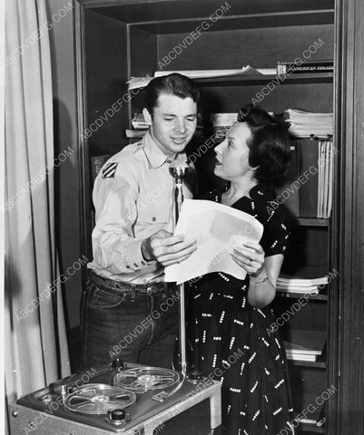 cool candid pic Audie Murphy 8b20-4477