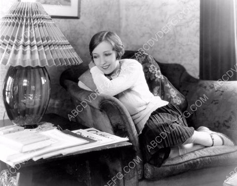 cool Bessie Love sitting on the sofa 8b20-4607