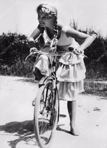 Brigitte Bardot takes her bicycle for a ride 8b20-5383