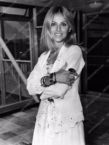 Britt Ekland portrait 8b20-5445