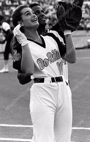 athletic Brooke Shields does celebrity baseball charity event 8b20-5533