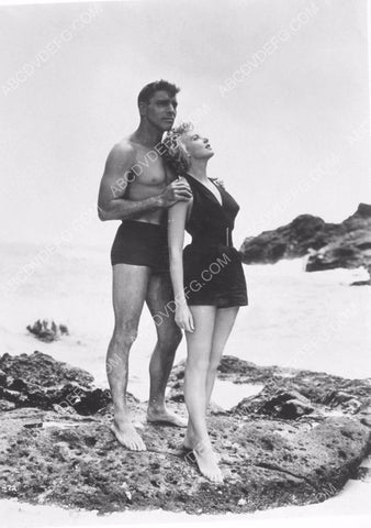 Burt Lancaster Deborah Kerr in swimwear film From Here to Eternity 8b20-5559
