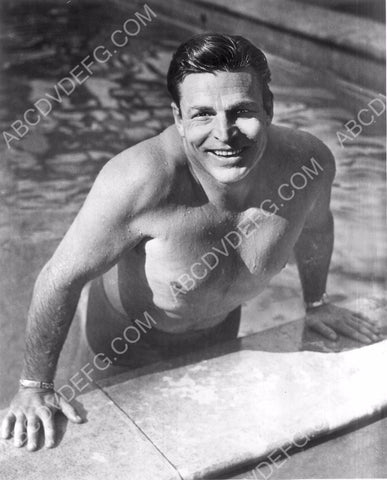 beefcake Buster Crabbe getting out of the pool 8b20-5644