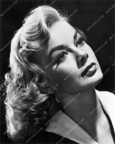 Lovely Leslie Parrish portrait 8b20-5750
