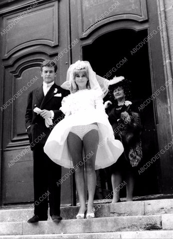 Catherine Deneuve's bridal gown caught in the wind 8b20-6210