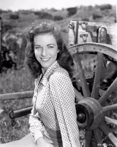 Cathy Downs outdoors portrait 8b20-6318
