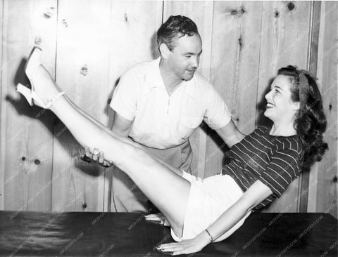 Cathy Downs gets some exercise tips 8b20-6322
