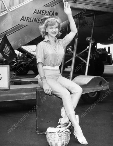 Anne Francis likes to fly American Airlines 8b20-6652