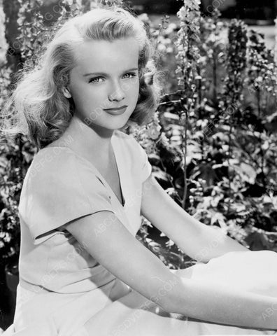 Anne Francis outdoors portrait 8b20-6656