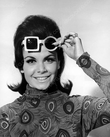 Annette Funicello and some groovy glasses 8b20-6746