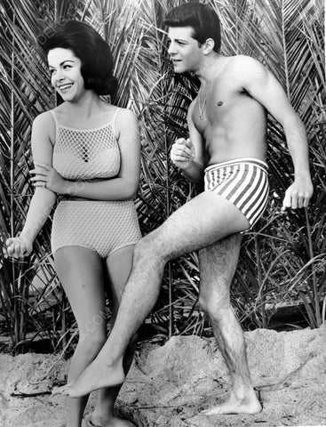 Annette Funicello Frankie Avalon rocking out on the beach 8b20-6759