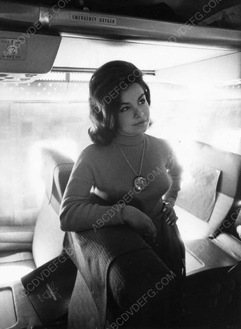 Annette Funicello flies Continental Airlines 8b20-6780