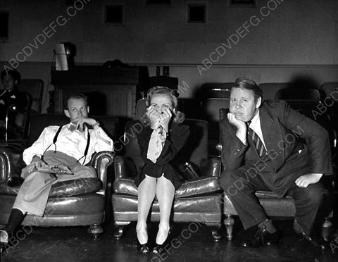 cool candid Charles Laughton in the screening room 8b20-6939
