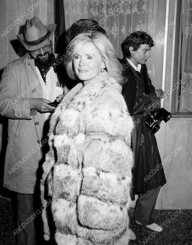 Connie Stevens arriving somewhere 8b20-7149