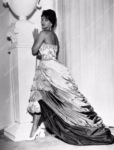 Chelo Alonso full length fashion portrait 8b20-7394