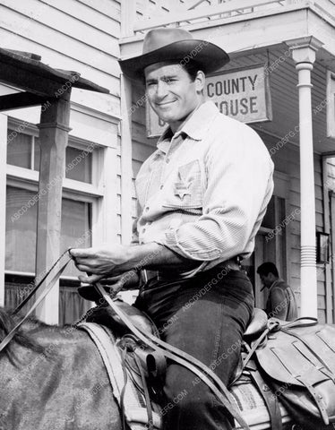 Clint Walker mounted on horseback 8b20-7452