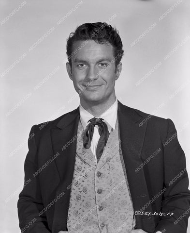 Cliff Robertson portrait 8b20-7522