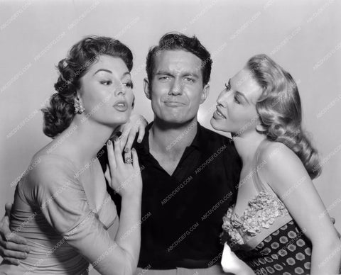 Cliff Robertson surrounded by babes 8b20-7523