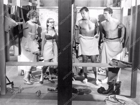 Cliff Robertson William Holden changing room one side women on other 8b20-7538
