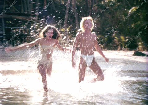 Brooke Shields Christopher Atkins running through the water Blue Lagoon 8b20-7579