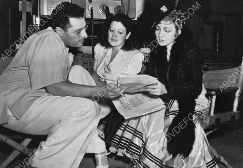 Claudette Colbert behind the scenes w Rouben Mamoulian maybe 8b20-7754