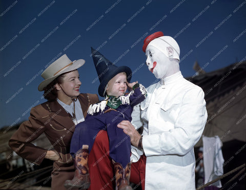 Dale Evans and son at the Circus 8b20-7839