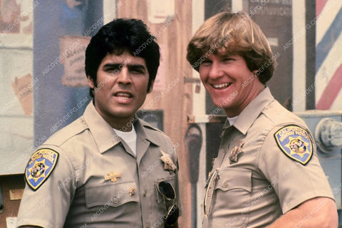 Erik Estrada Larry Wilcox TV Chips 8b20-8001