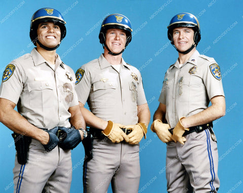 Erik Estrada Larry Wilcox Robert Pine TV Chips 8b20-8019