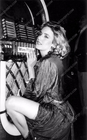 Dana Plato sexy pose w Wurlitzer Jukebox 8b20-8084