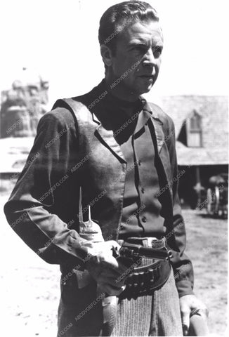 Dick Powell western pose 8b20-8190