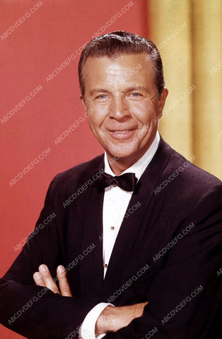 handsome Dick Powell portrait 8b20-8196