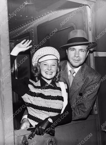 June Allyson Dick Powell travel by train 8b20-8209